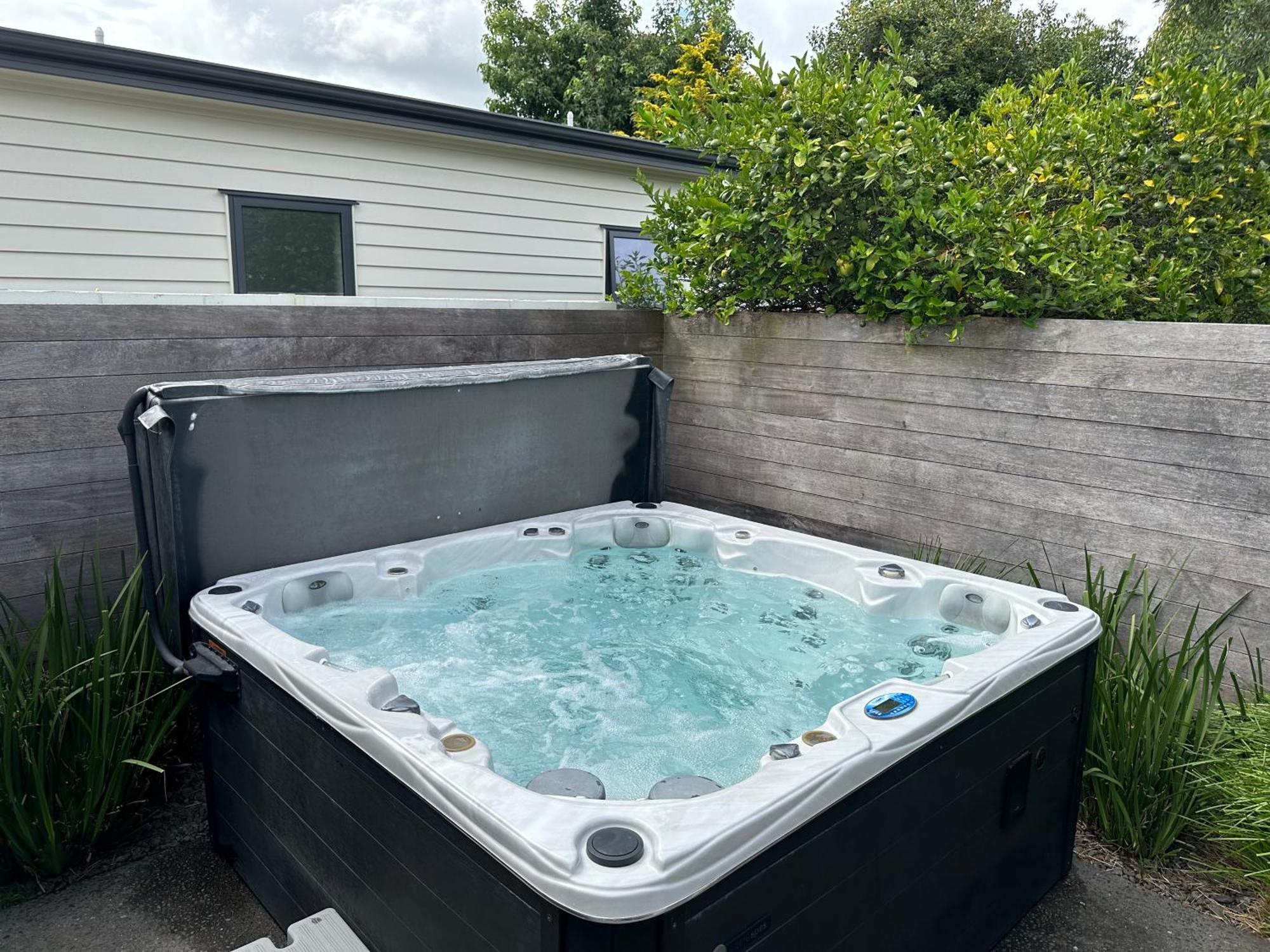 Summer Holiday 4 Bedrooms House In Hamilton With Pool And Spa Eksteriør bilde