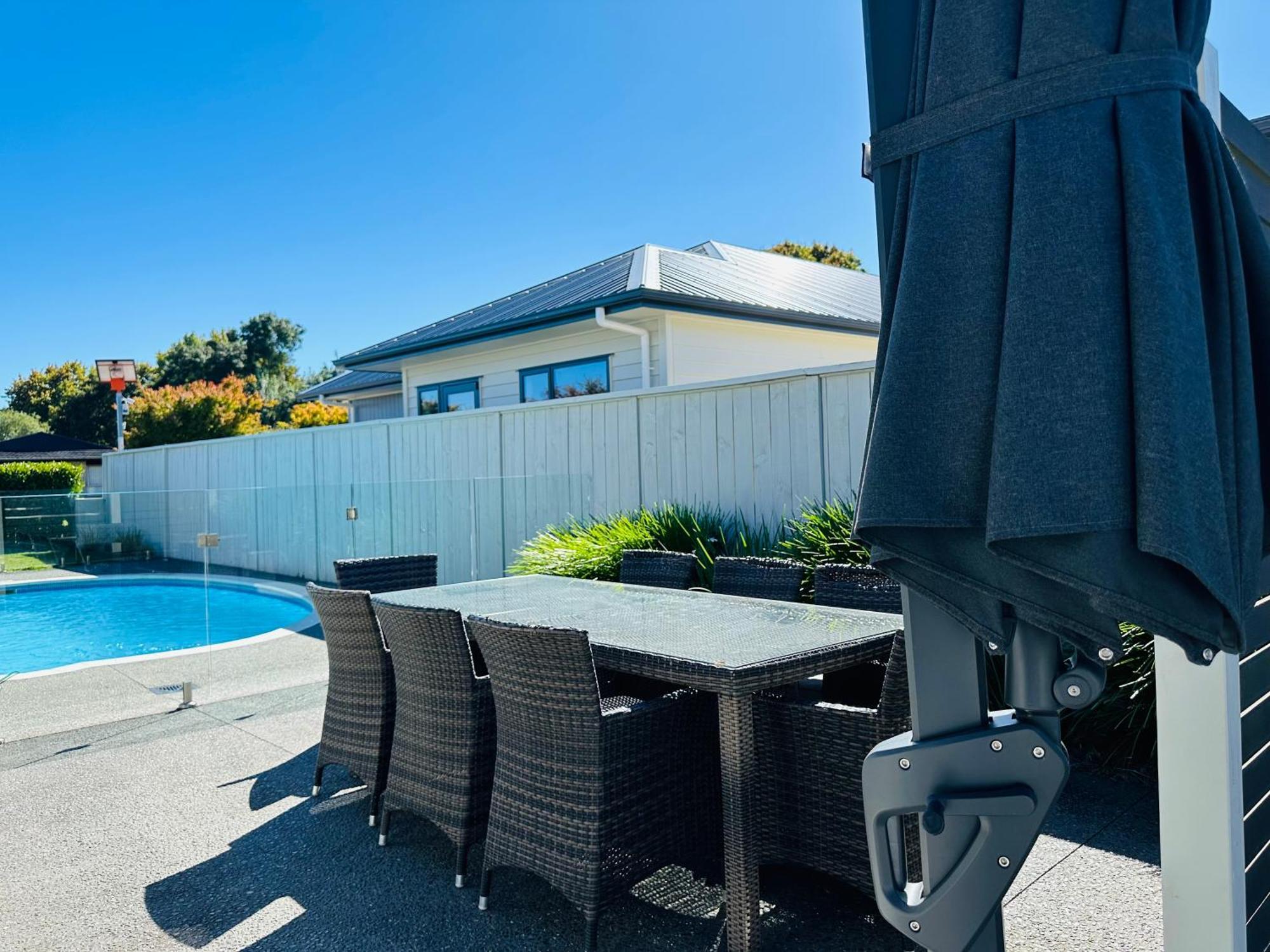 Summer Holiday 4 Bedrooms House In Hamilton With Pool And Spa Eksteriør bilde